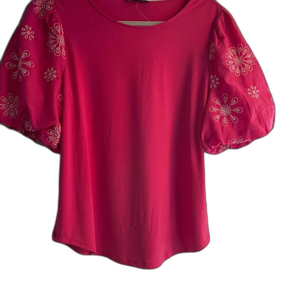 Adrianna Papell Raspberry colored solid knit top/embroidered puffy sleeves Sz S